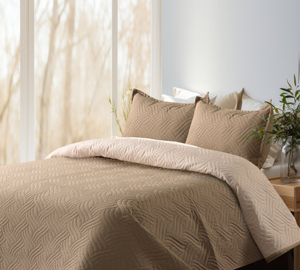 Waves - California Luxe Reversible AC Bedcover - Beige / Light Beige