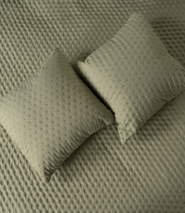 Luxe AC Bedcover With 2 Pillow Covers & 2 Cushions with Filling inside - Olive