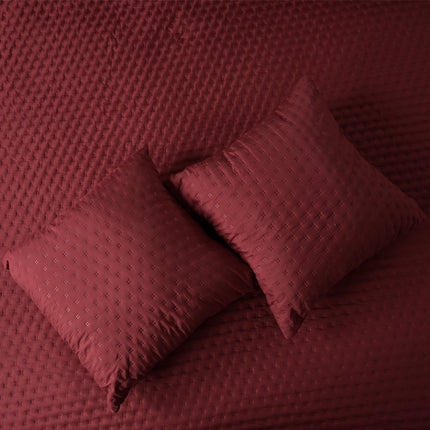 Luxe AC Bedcover With 2 Pillow Covers & 2 Cushions with Filling inside - Maroon